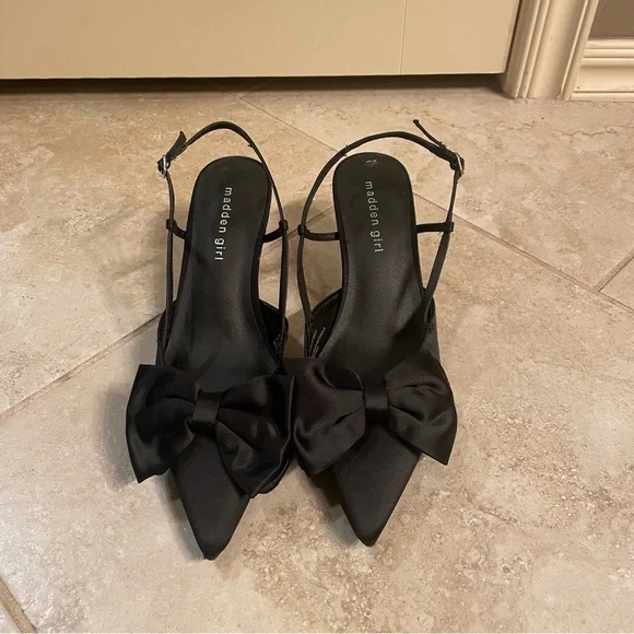 Madden Girl Elegant Black Bow Heels - Picture 1 of 5